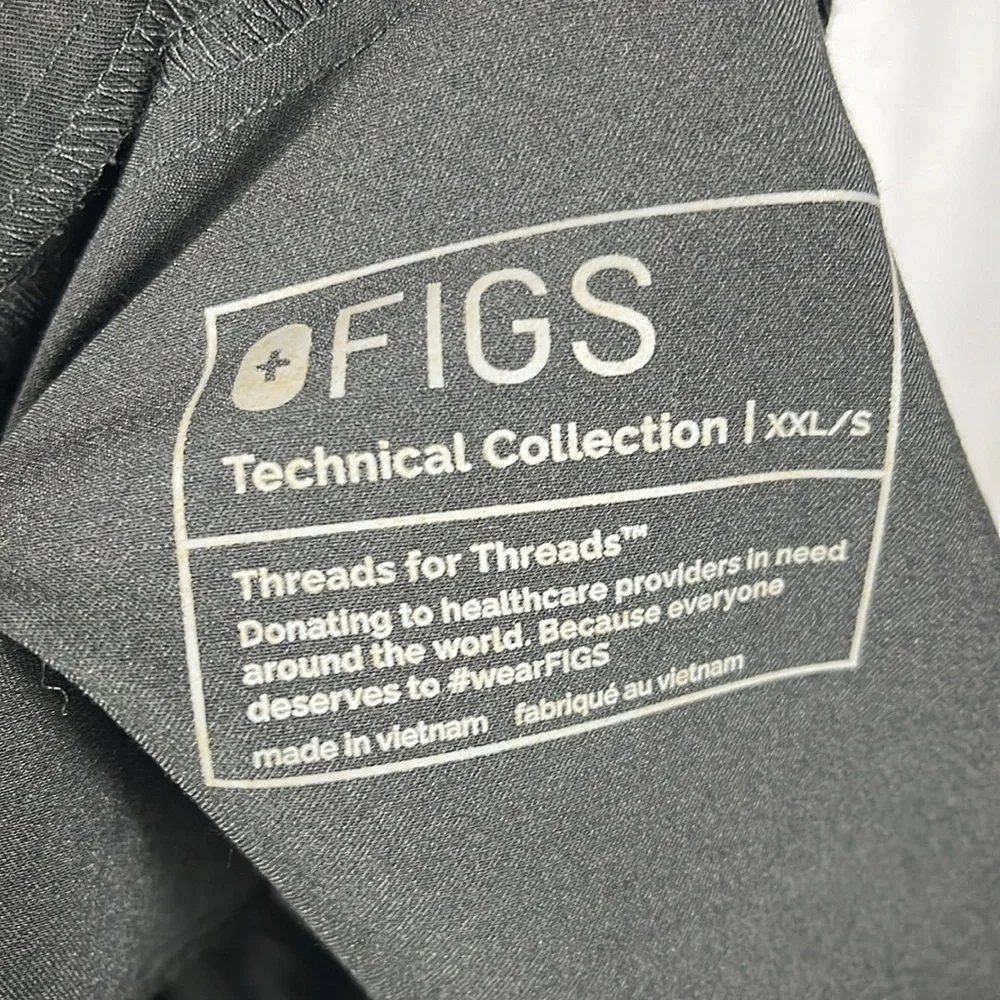 FIGS Men’s Tansen‎ Jogger Scrub Pants in Black.